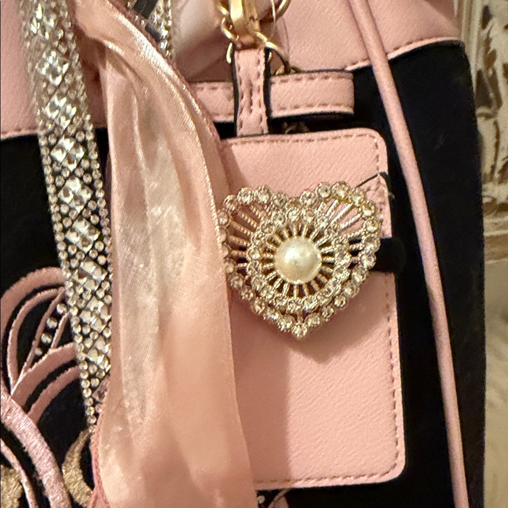 Juicy Couture Pink and Black Daydreamer Bag with sparkly rhinestones & Bows🩷 - Picture 6 of 17